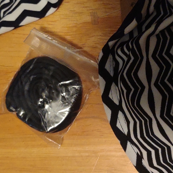 NWT Converse All-Star swimsuit top size XL - Picture 2 of 5